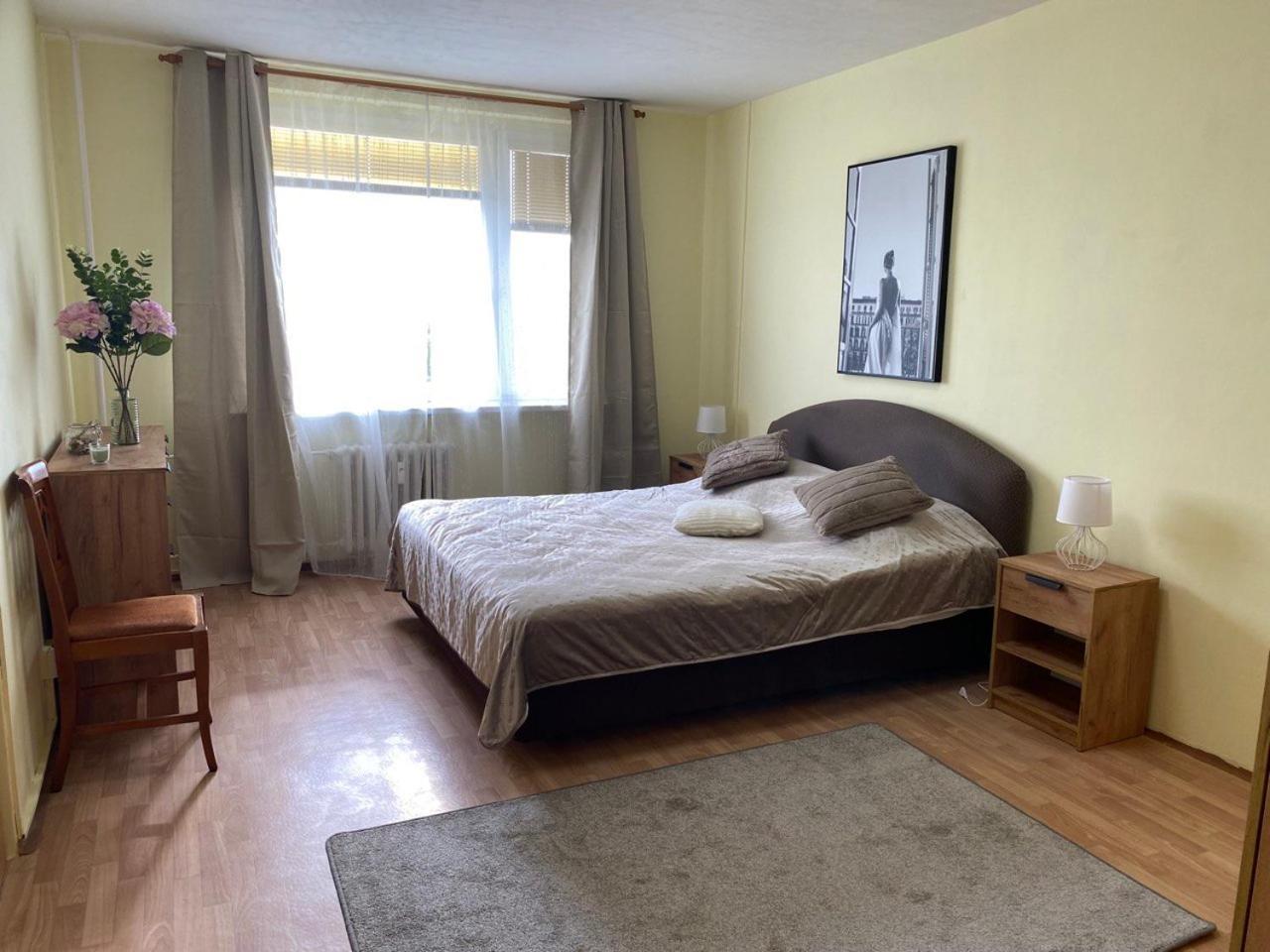 Apartmany 2Kk U Fakultni Nemocnice Volne Parkovani Hradec Králové Extérieur photo