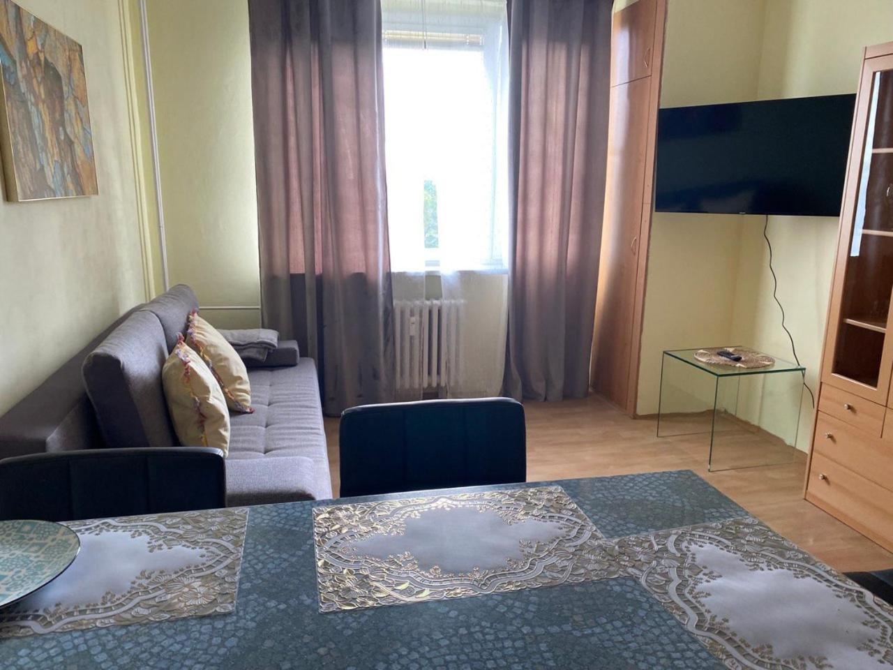 Apartmany 2Kk U Fakultni Nemocnice Volne Parkovani Hradec Králové Extérieur photo